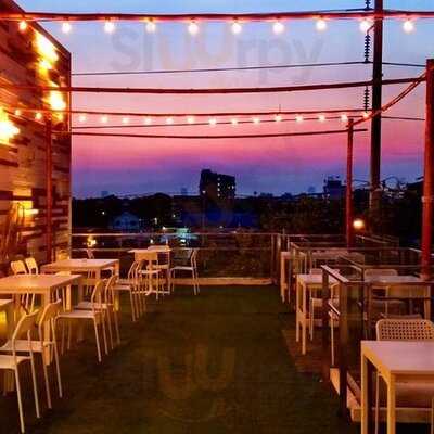 Uncle Jo Cafe And Roof Bar