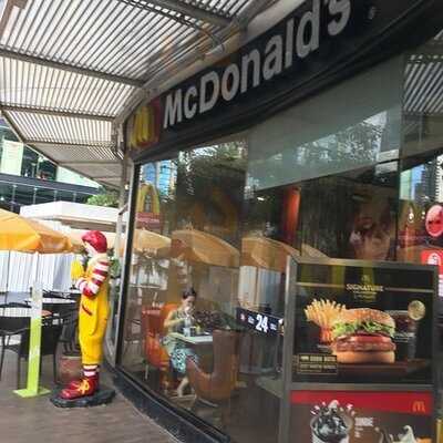 แมคโดนัลด์ - เจ อเวนิว