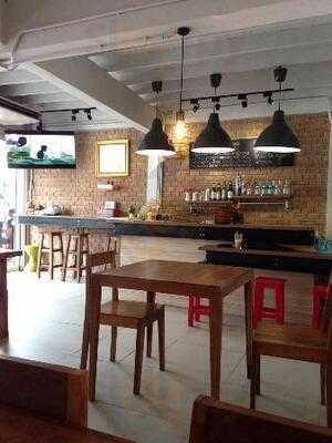 ห้องอาหาร ชวนอร่อย