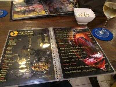 เดอะวิทช์ เรสเตอรองท์ แอนด์ ผับ