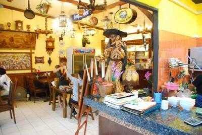 เดอะวิทช์ เรสเตอรองท์ แอนด์ ผับ