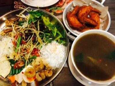 ร้านอาหาร ตำแซ่บ