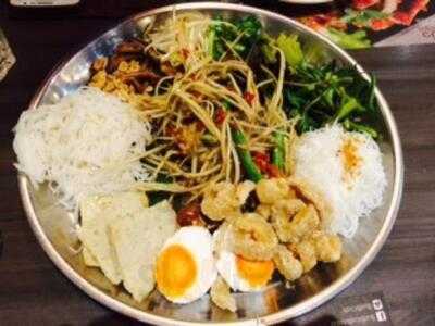 ร้านอาหาร ตำแซ่บ