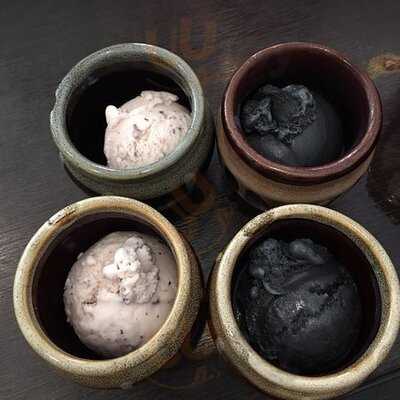 โม โม พาราไดซ์