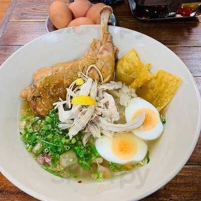 ก๋วยเตี๋ยวไก่ฉีกเข้ากรุง