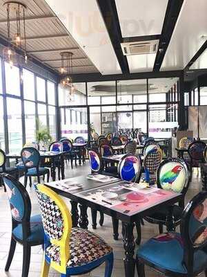 Clover Sky Bar & Restaurant