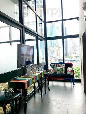 Clover Sky Bar & Restaurant