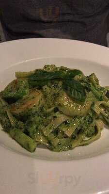 เกรย์ฮาวด์คาเฟ่ - เมกะบางนา