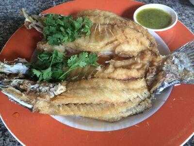 ร้านอาหาร เรืองฤทธิ์ซีฟู้ด