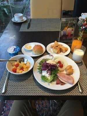 Moments Restaurant @ The Aetas Hotel