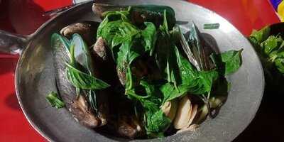 สืบ กุ้งอบ