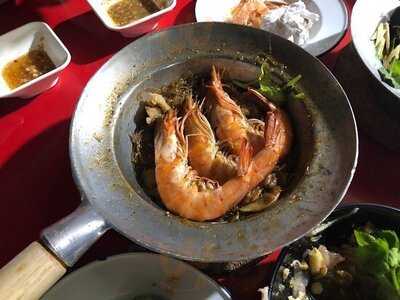 สืบ กุ้งอบ