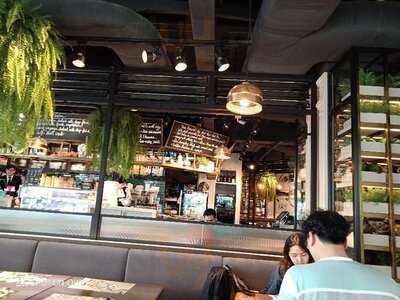 Kub Kao Kub Pla - Ari