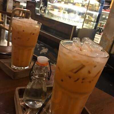 ไอเบอร์รี่ เจอเวนิว (ทองหล่อ15)