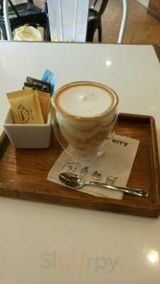 ไอเบอร์รี่ เจอเวนิว (ทองหล่อ15)