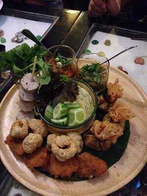 ร้านอาหาร บ้านปีระกา