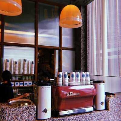 บอยย์ คาเฟ่