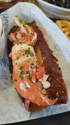 Belon Oysters & Raw Bar