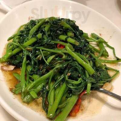 ร้านอาหาร ลูกไก่ทอง