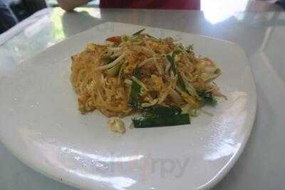 Deen Halal Thai Restaurant