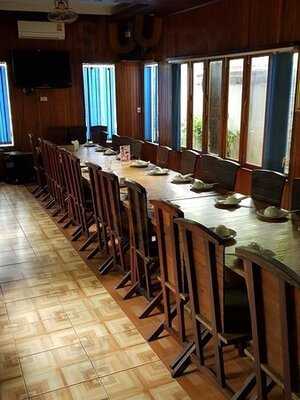 ร้านอาหาร แมกไม้ชายคลอง