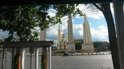 Sidewalk Café Rajchadamnoen
