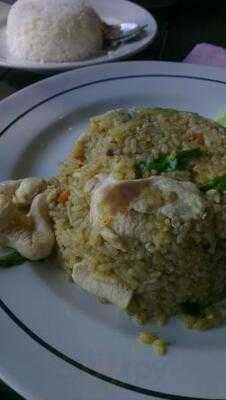 Sidewalk Café Rajchadamnoen