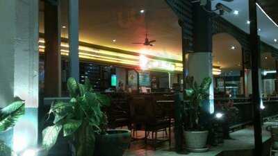 Sidewalk Café Rajchadamnoen