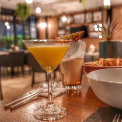 ไทม์ อีทเทอรี่ แอนด์ บาร์