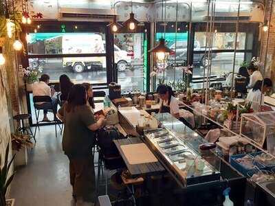 Arelom D D Organic Bistro