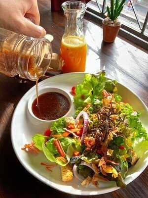 Arelom D D Organic Bistro