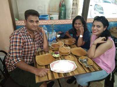 Mom's Restaurant & Guest House