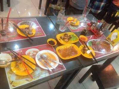 ร้านอาหาร มารีน่า