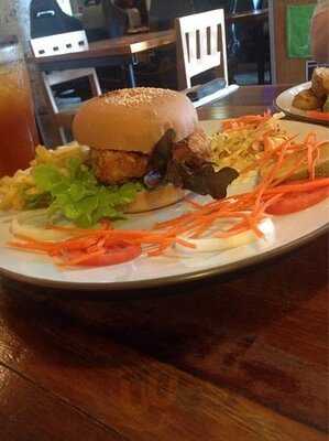 ร้านอาหาร เดอะการาจเบอร์เกอร์แอนด์กริลล์