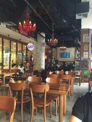 ร้านอาหาร เดอะการาจเบอร์เกอร์แอนด์กริลล์