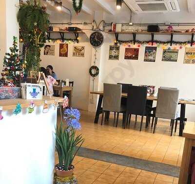 Breakfast Story Phloen Chit