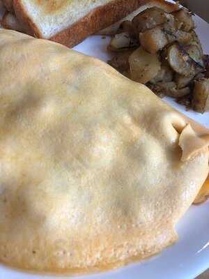 Breakfast Story Phloen Chit