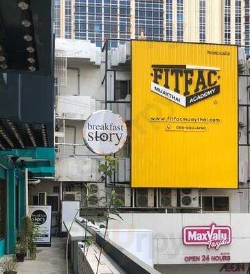 Breakfast Story Phloen Chit