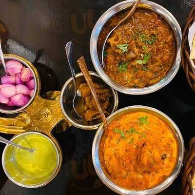 เดเว่น เชฟ เรสเตอรอง : อาหารอินเดียสูตรต้นตำรับชาววัง