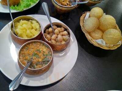 เดเว่น เชฟ เรสเตอรอง : อาหารอินเดียสูตรต้นตำรับชาววัง