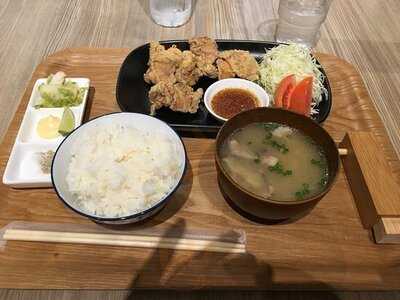 Trica Hostel Cafe & Bar