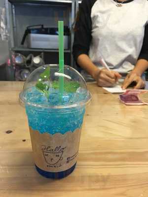 Trica Hostel Cafe & Bar