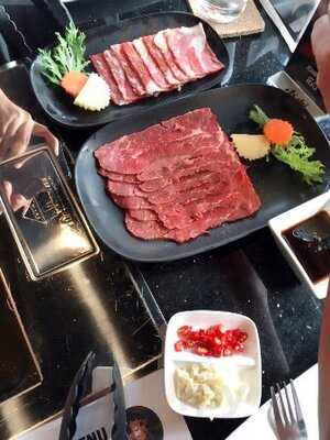 มอนสเตอร์ บีฟ