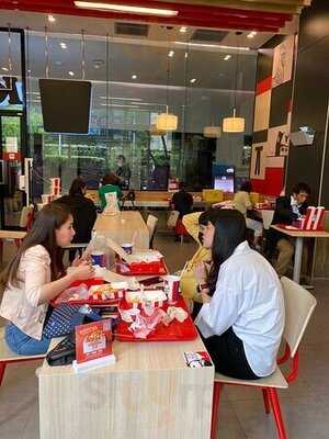 Kfc สาขา ตึกไทม์สแควร์