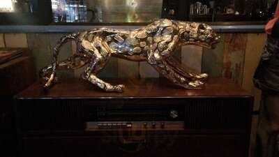 บลูมูน 25 จี บาร์ & เรสเตอรองท์