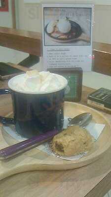 ครีม สตูดิโอ สาขา เกตเวย์ เอกมัย