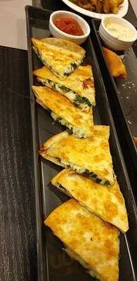 ร้านอาหารนายน์สลัด