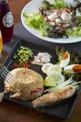 ร้านอาหารนายน์สลัด