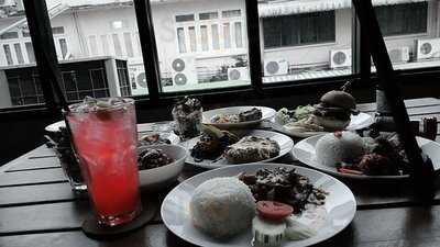 เลมอนเซสท์ คาเฟ่