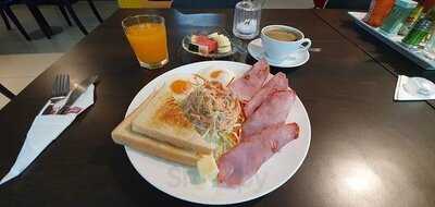 พนานาคาเฟ่แอนด์เรสเตอรองท์